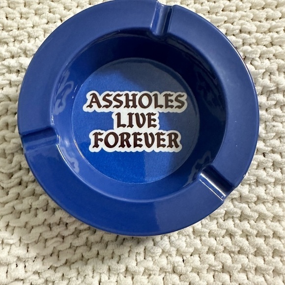 ALF PLASTIC ASHTRAY - Picture 8 of 9